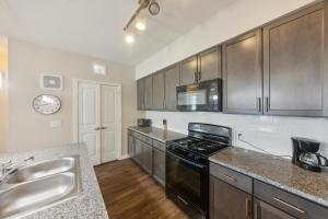 Cullen 3211 I New Construction 2Bd Apt I Gated