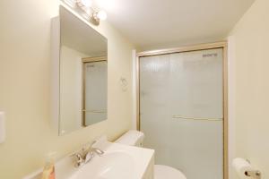 1 Mi to Metro DC Area Apt with Fenced Yard!