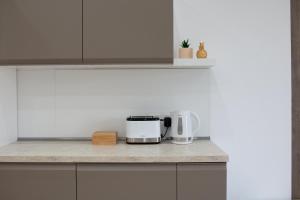 Sandstone Apartment 17