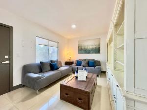 2 Story Condo TJ 3BDR 3BR