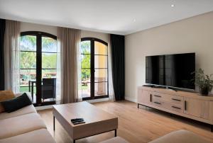 NEW! Arqueros Deluxe Apartment