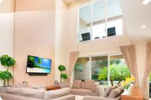 Dream Stay Near Disney 3BR 2MI - Sheraton Lakeside Inn Heliport