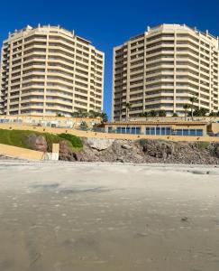Rosarito Beach and pool access apartment 2bd 2b