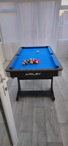 Stylish quaint home hosted by ESONGRACE Stays in Stoke-on-Trent - Perfect for Families - Contractors - Holiday makers - Emergency Housing - Professionals