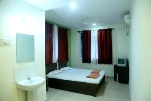 Hotel Abhiraj - Pawas