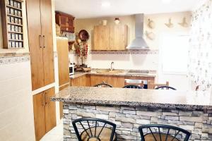 Charming house with private pool and mountain view