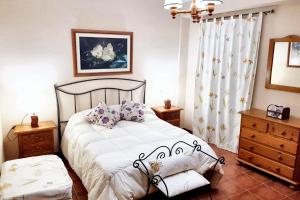 Charming house with private pool and mountain view