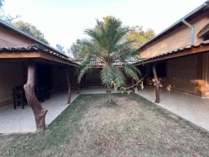 Pousada e Camping Claro Casa de Pedra de Delfinópolis -MG