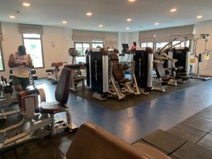 豪华两房两卫2 bedrooms 2 bathrooms 泳池公寓Arcadia beach 靠近步行街 生活便利