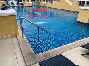 豪华两房两卫2 bedrooms 2 bathrooms 泳池公寓Arcadia beach 靠近步行街 生活便利