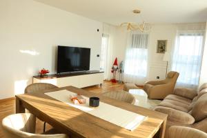 Nine deluxe apartment