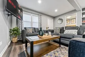 New year fun-Near Lake Navy Hot Tub King Bed - 格尼