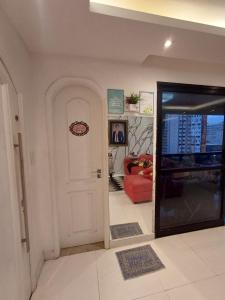 APARTAMENTO COMPLETO NA VISCONDE DE SOUZA FRANCO, com vista para a area mais nobre de Belém