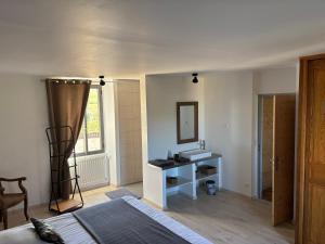 Maisons de vacances Maison de charme avec piscine chauffee : photos des chambres