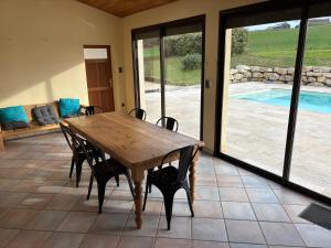 Maisons de vacances Maison de charme avec piscine chauffee : photos des chambres