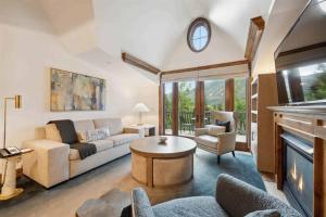 Two-Bedroom Condo room in Hyatt Grand Aspen 2 Bedroom Residence Club Condo in downtown