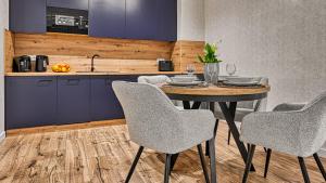 Apartament z prywatnym jacuzzi - Źródło Izery przy gondoli VIP Sauna, Siłownia, Bawialnia by Royal Aparts