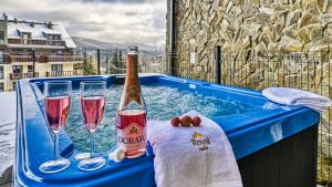 Apartament z prywatnym jacuzzi - Źródło Izery przy gondoli VIP Sauna, Siłownia, Bawialnia by Royal Aparts