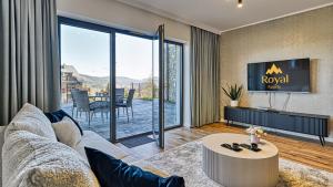 Apartament z prywatnym jacuzzi - Źródło Izery przy gondoli VIP Sauna, Siłownia, Bawialnia by Royal Aparts