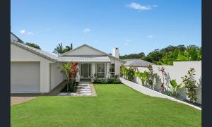 Family retreat in Burleigh