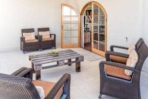 Tranquil Arches Indooroopilly