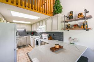 4 Mi to Hot Springs Pagosa Springs Condo