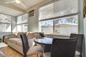 Florida Unit Steps from Indian Rocks Beach Access!