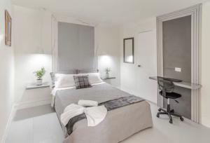 El Poblado 4 Bedrooms 3 Baths Terrace Privacy