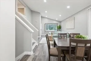 St Charles Charming King Bed WiFi - 杰尼瓦