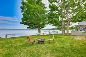 Charming Bear Lake Cottage with Dock and Paddleboards! - Irons