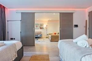 Monopoly Suite- Luxurious- High Tech and Spacious property in Battersea