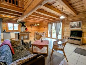 Maisons de vacances Chalet tout confort en bois, Wifi, Animaux admis - FR-1-589-756 : photos des chambres