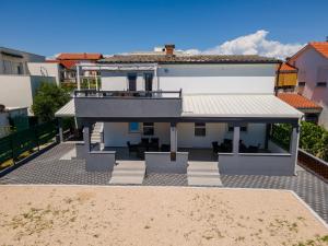 Apartments by the sea Vir - 23691