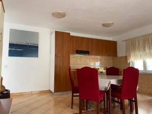 Apartments by the sea Betina, Murter - 23716