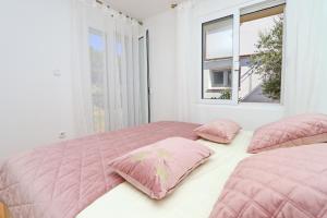 Seaside family friendly house with a swimming pool Cove Slatina, Korcula - 23711