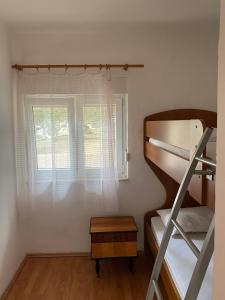 Apartments by the sea Betina, Murter - 23716