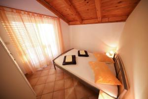 Apartments by the sea Sukosan, Zadar - 23722