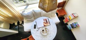 Art Deco Haven in the Heart of Elizabeth Bay