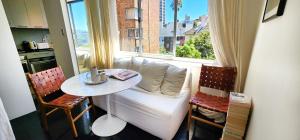 Art Deco Haven in the Heart of Elizabeth Bay