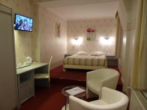 Hotels Logis Hostellerie Saint Louis : Chambre Double/Lits Jumeaux Supérieure