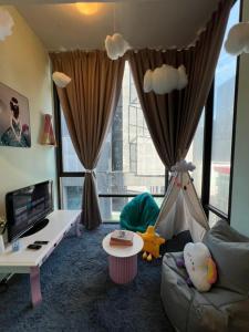 Dream Hut Empire Damansara