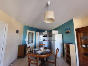 Appartements Appartement 2 pers a St Brevin les Pins, 50m plage, balcon, parking, proche commerces - FR-1-364-163 : photos des chambres