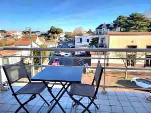 Appartements Appartement 2 pers a St Brevin les Pins, 50m plage, balcon, parking, proche commerces - FR-1-364-163 : photos des chambres