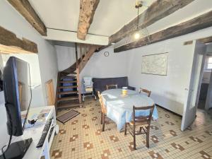 Maisons de vacances Charmante maison au calme avec jardin clos pres de Bergerac, ideale pour famille et animaux. - FR-1-616-51 : photos des chambres