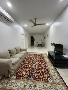 Magnolia 3 Homestay - Kampung Raja