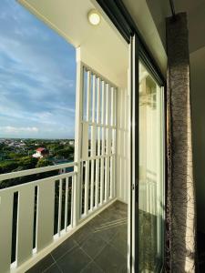 WV 20 Smooth Space Minimalist Apartment