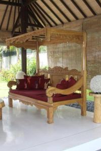 Pool villa not overlooked