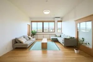 Hostel leash - Nishimera