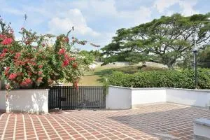 spectacular Casa Ashley - Ciudad Jardin