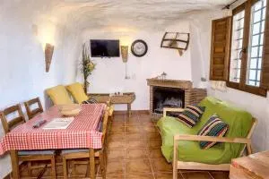 Charming House in Galera - Fireplace & Terrace - Castilléjar